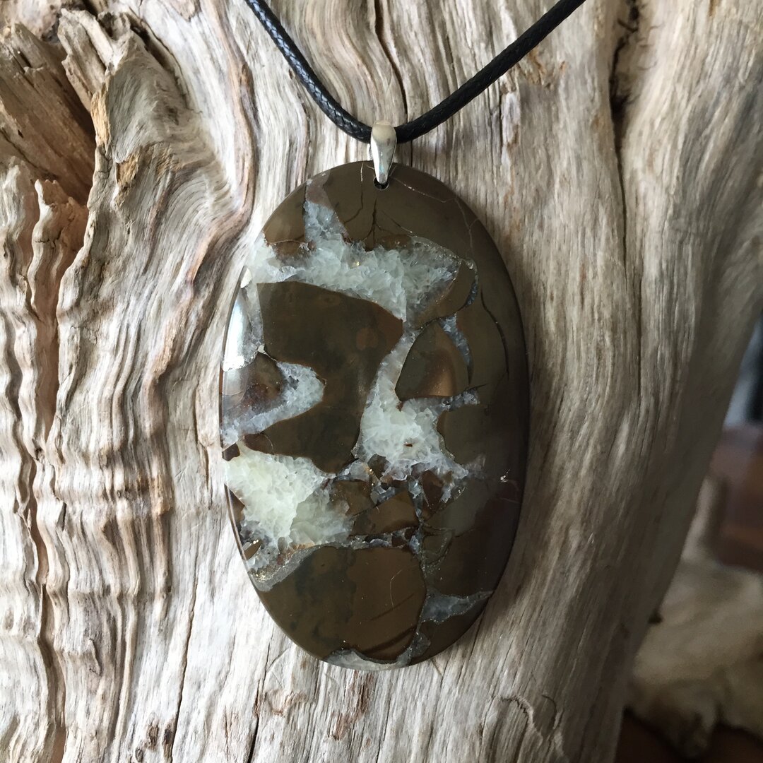 Pendentif Demi-Géode En Septaria Naturel 89 Carats - Maroc - Neuf Avec Écrin JM-IMPORT