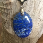 Pendentif Lapis Lazuli, cordon coton ciré offert