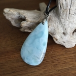 Pendentif Larimar, cordon coton ciré offert