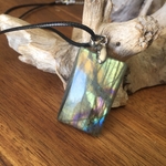 Pendentif labradorite, bélière argent 925, cordon coton ciré offert