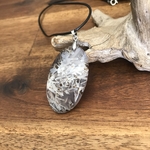 pendentif agate turc pseudomorph, bélière argent 925, cordon coton ciré offert.