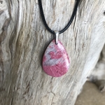 Pendentif thulite, bélière argent 925.