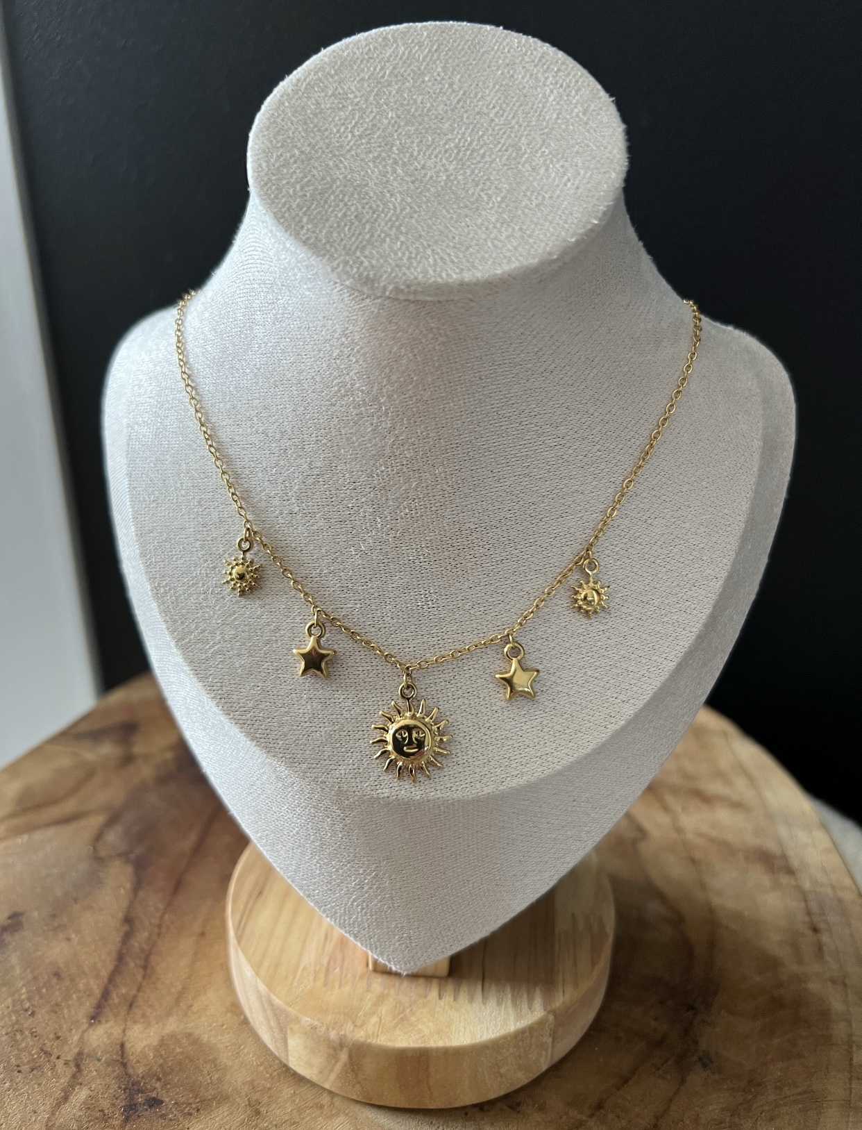 le collier sun -1