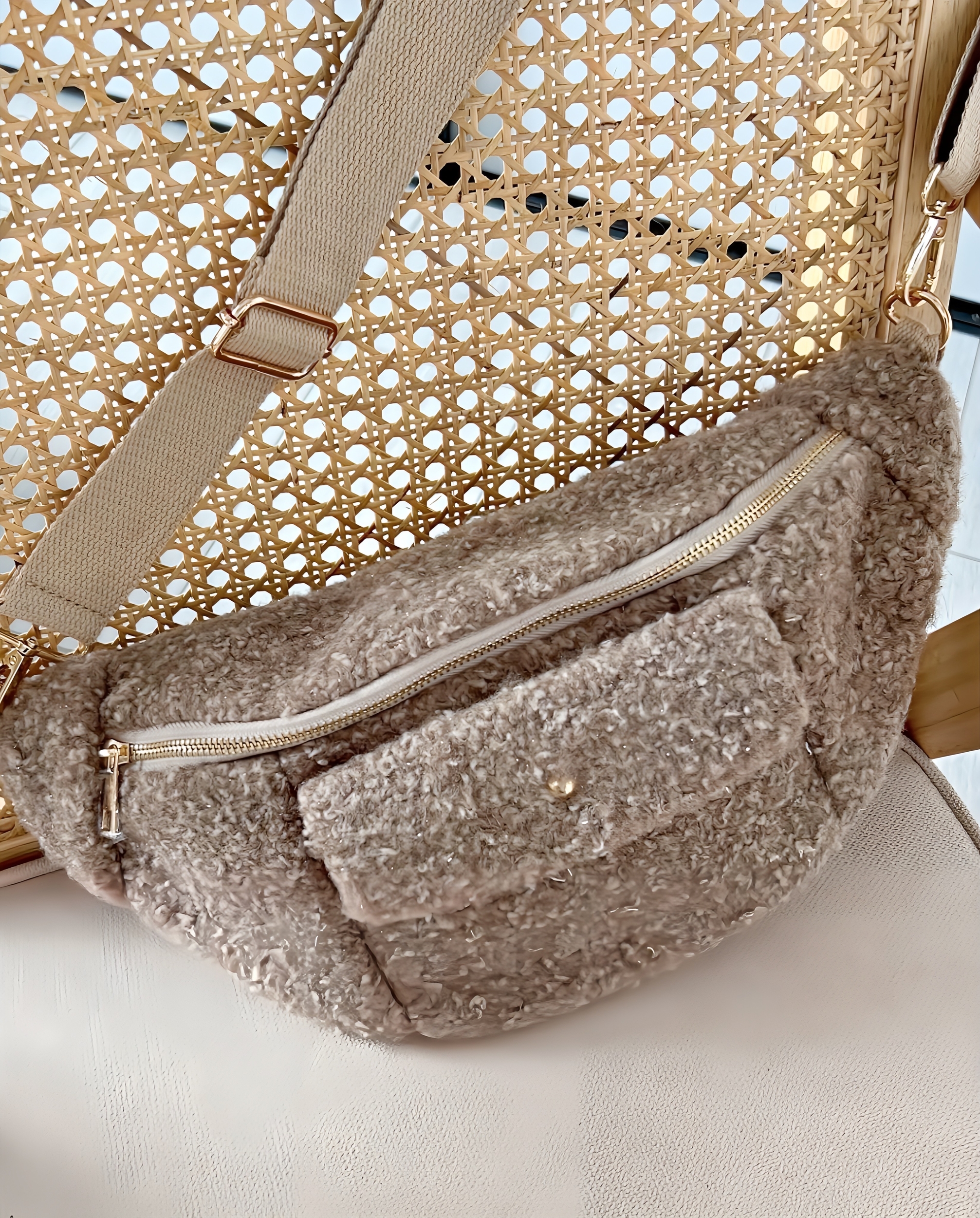 le sac banane mouton taupe -3