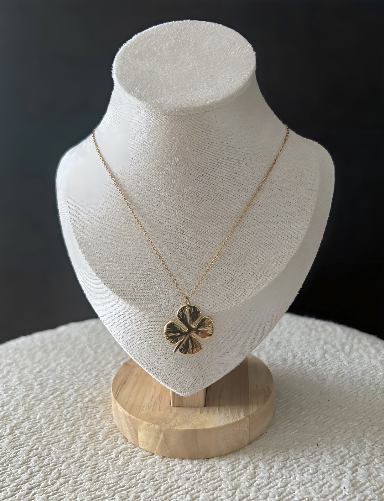 le collier trefle -1