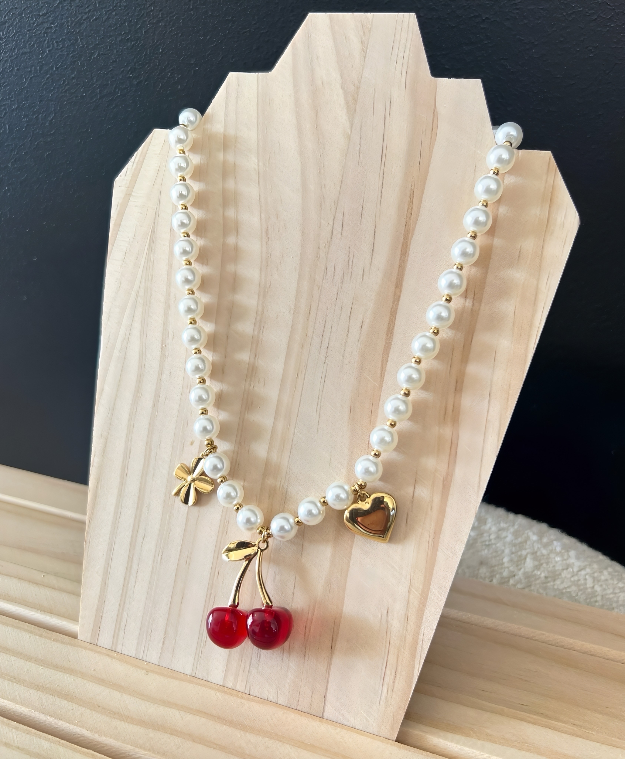 le collier mirela -2