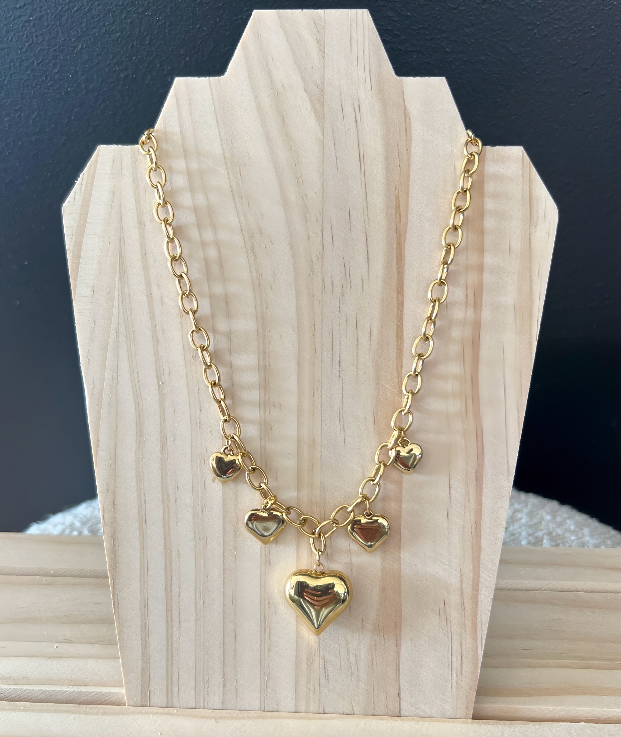 le collier coeurs -1