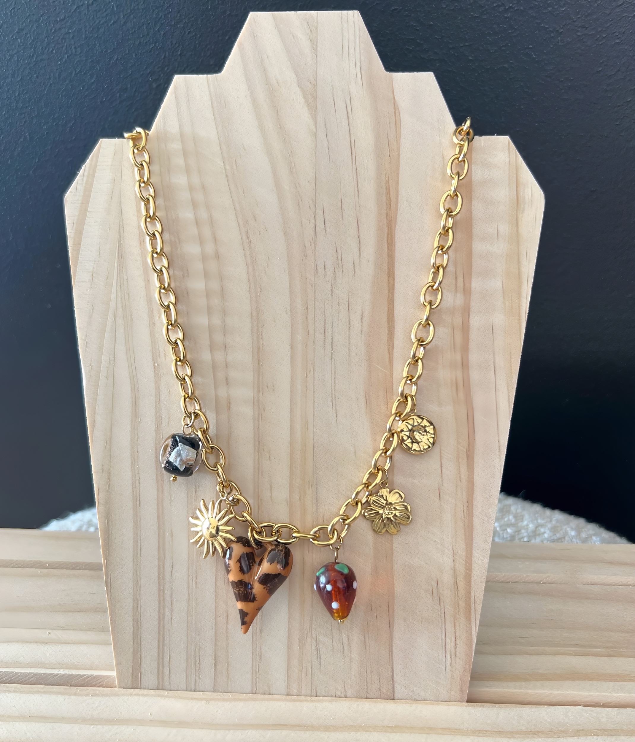 le collier calvi -2