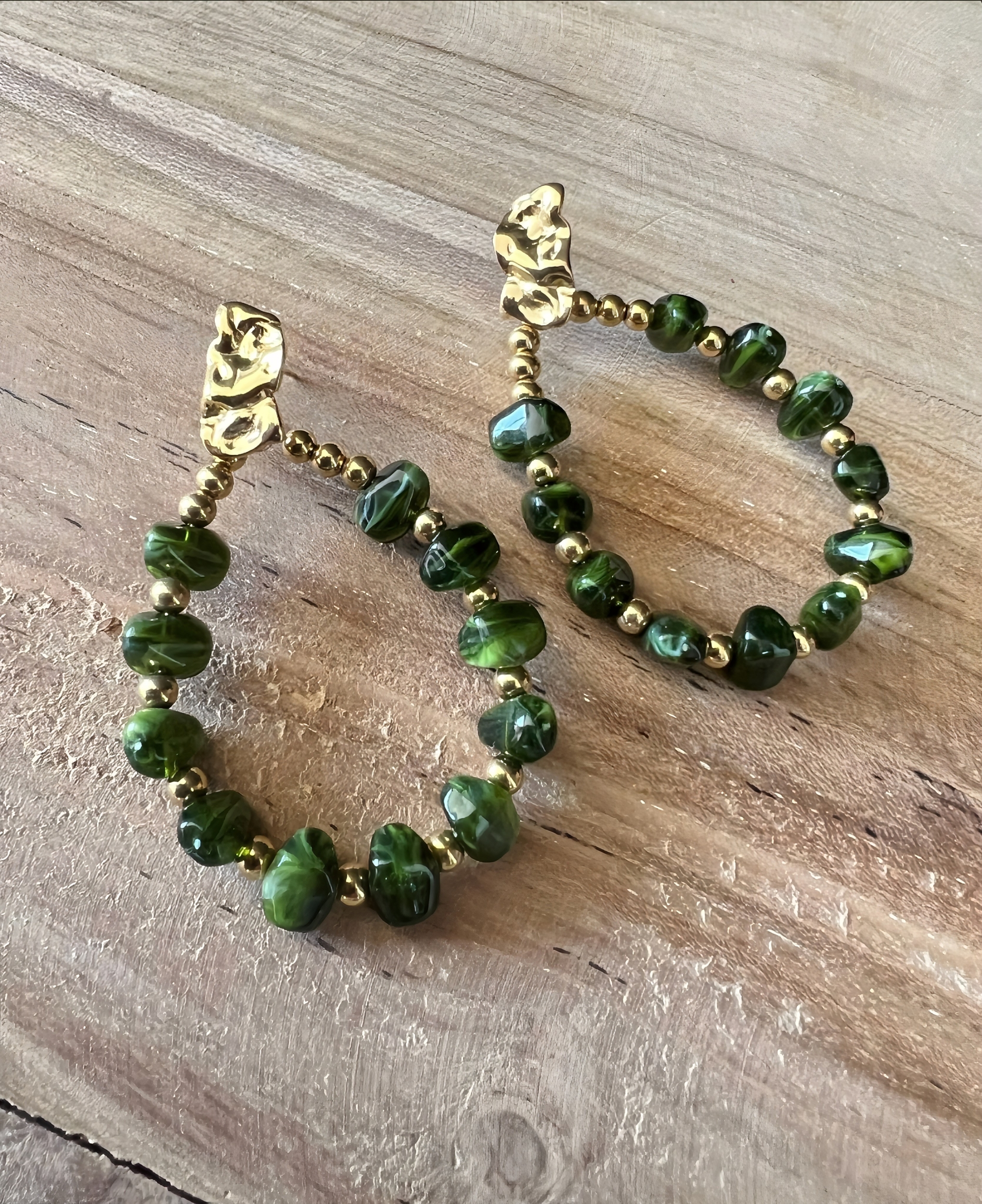 les boucles d'oreilles ava