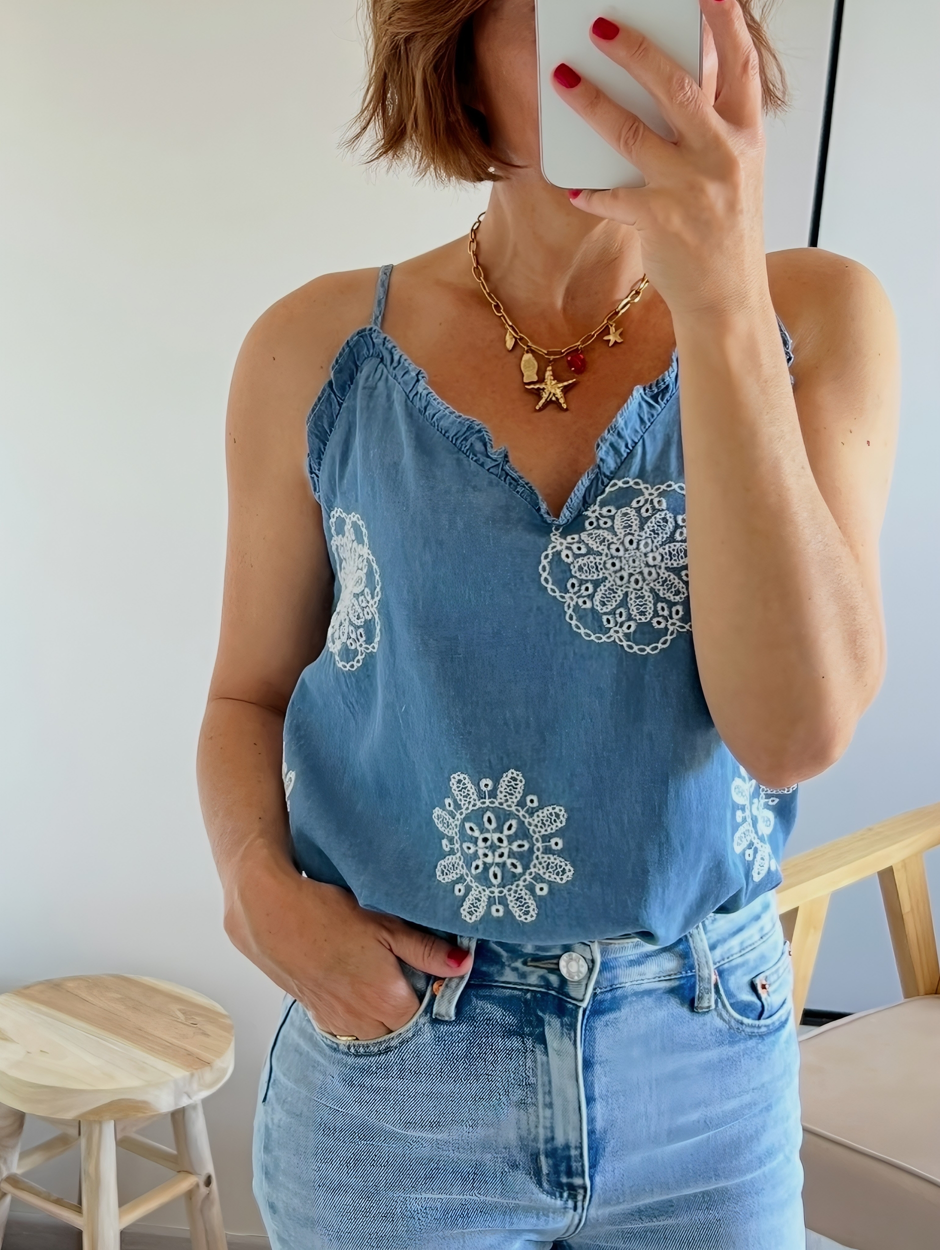 le top carly -2