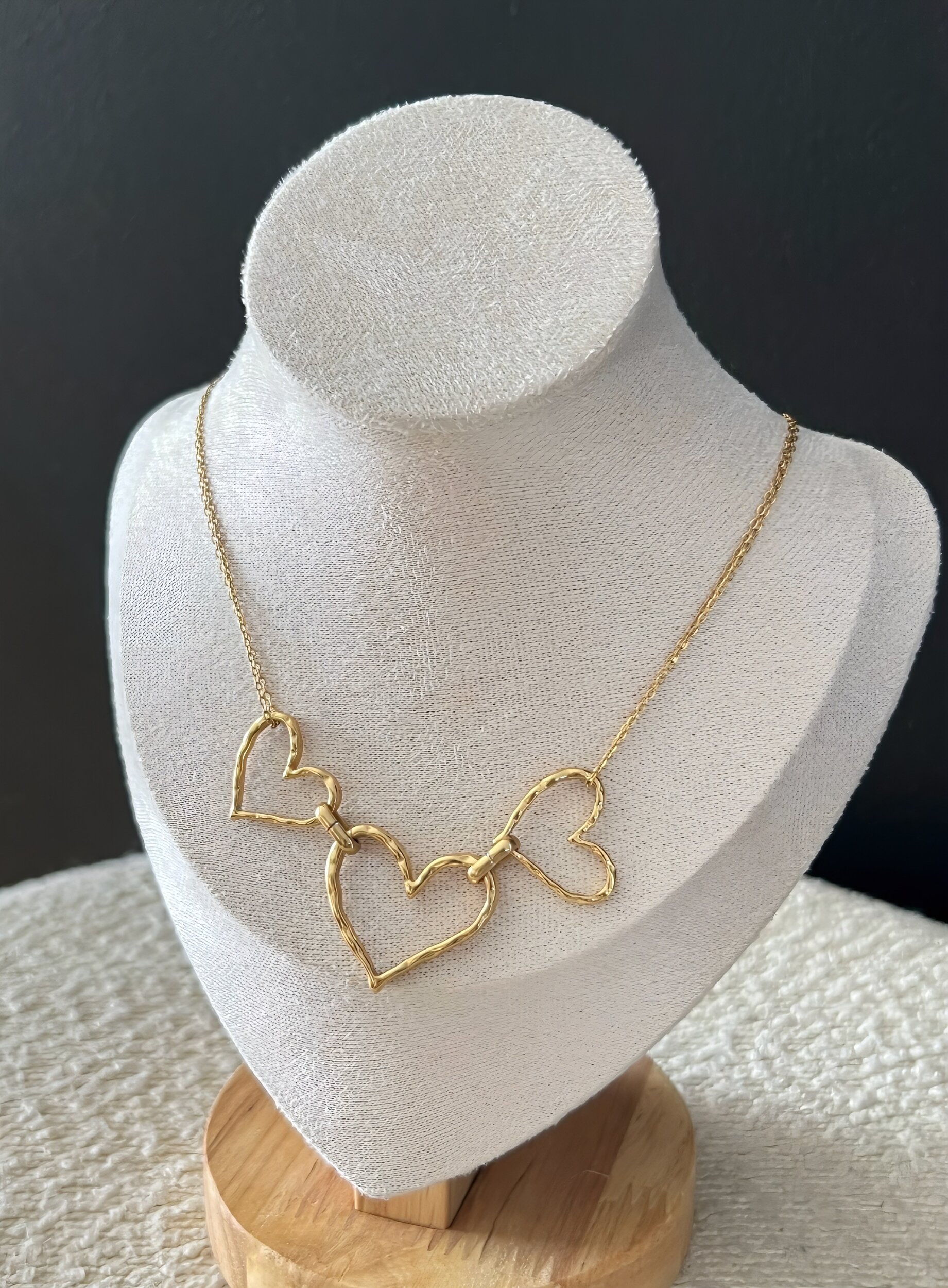 le collier lovy -2