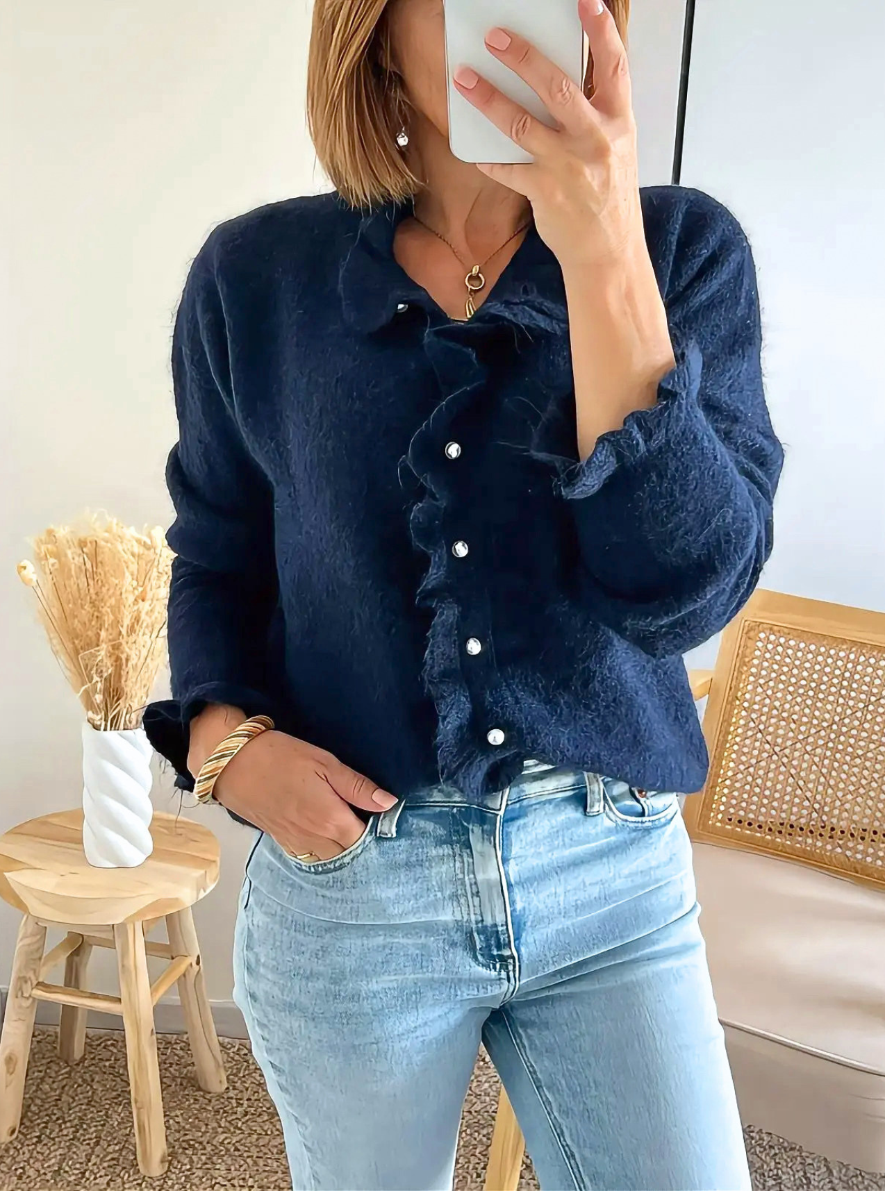 gilet doux bleu marine avec volants Elly