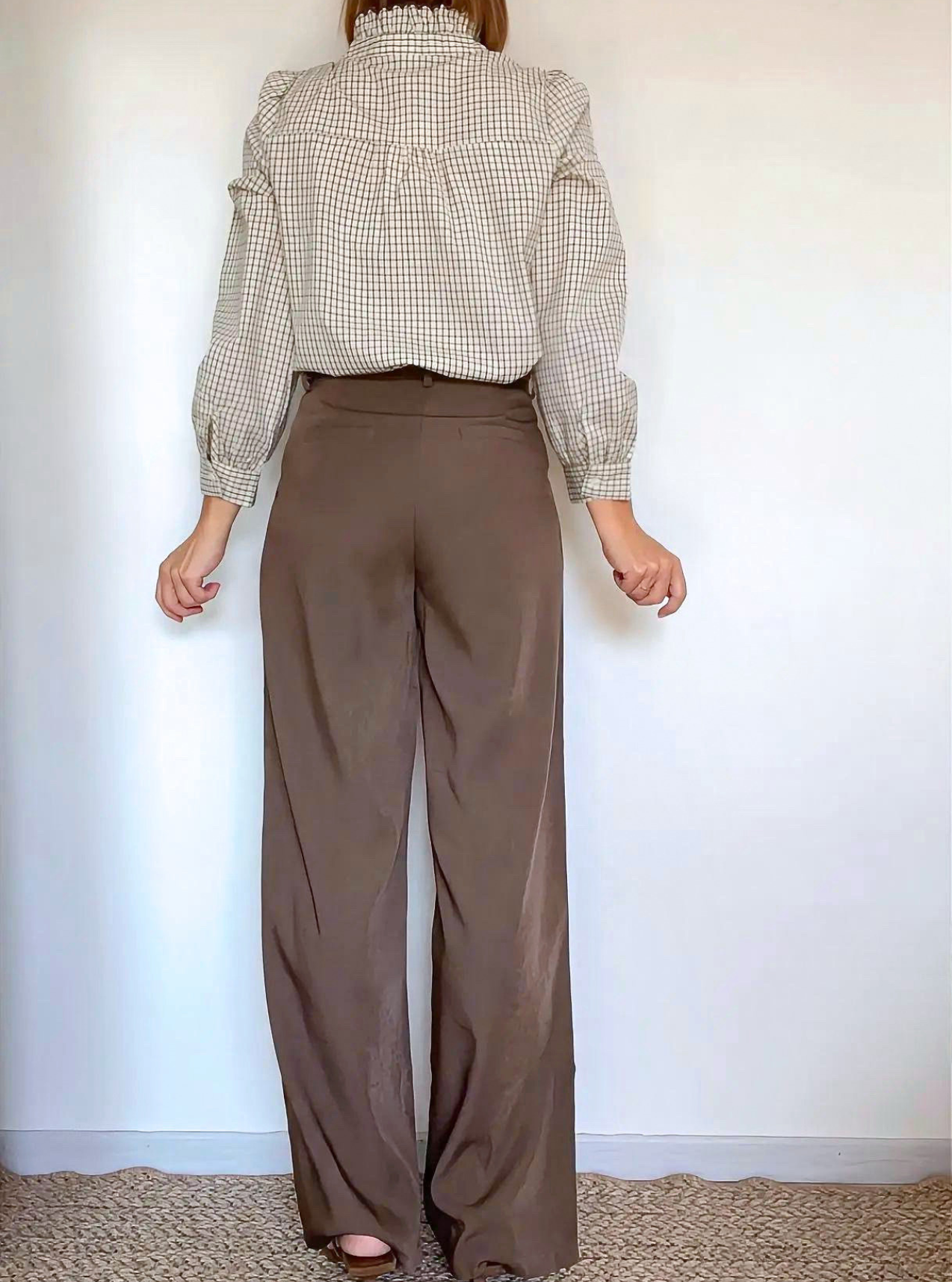 pantalon large marron femme de dos