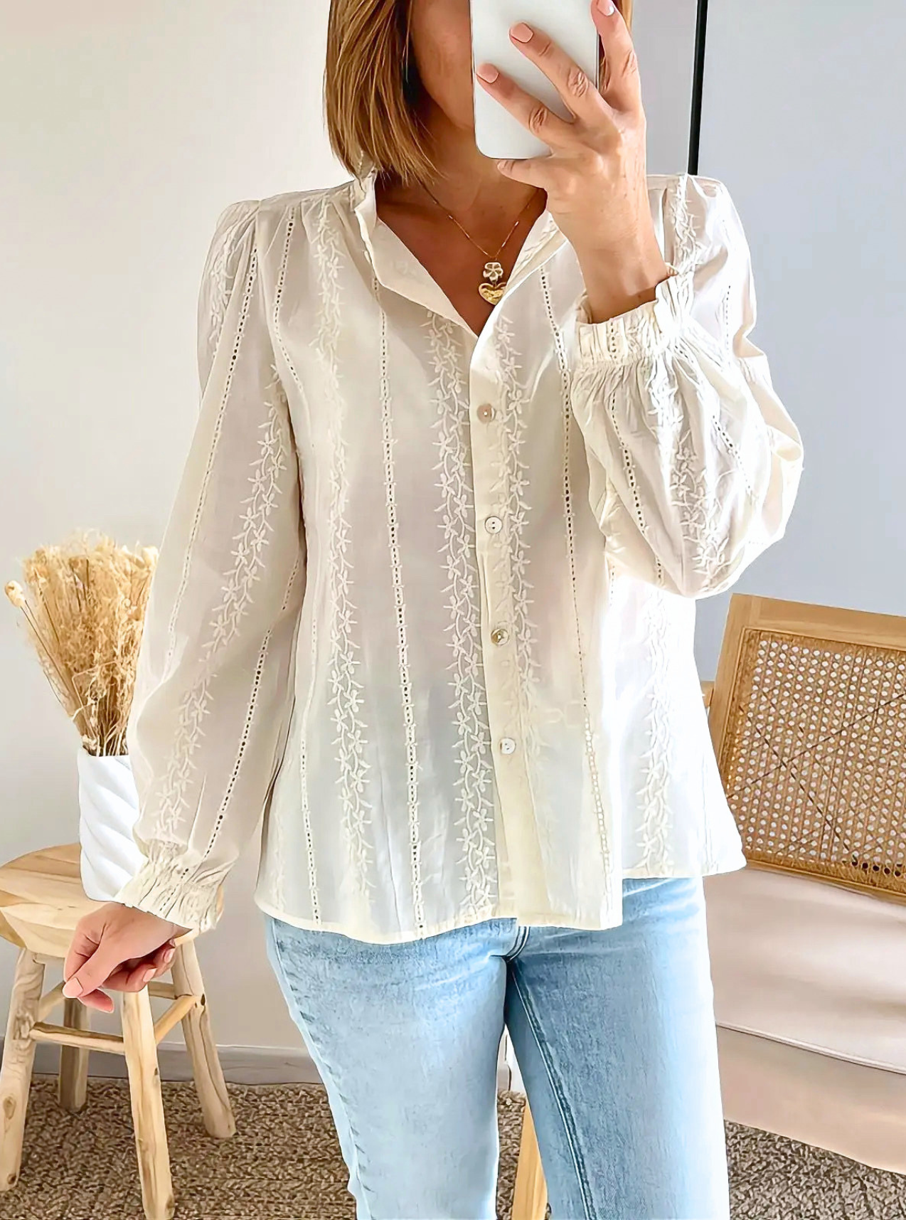 La blouse Linette en coton brodé