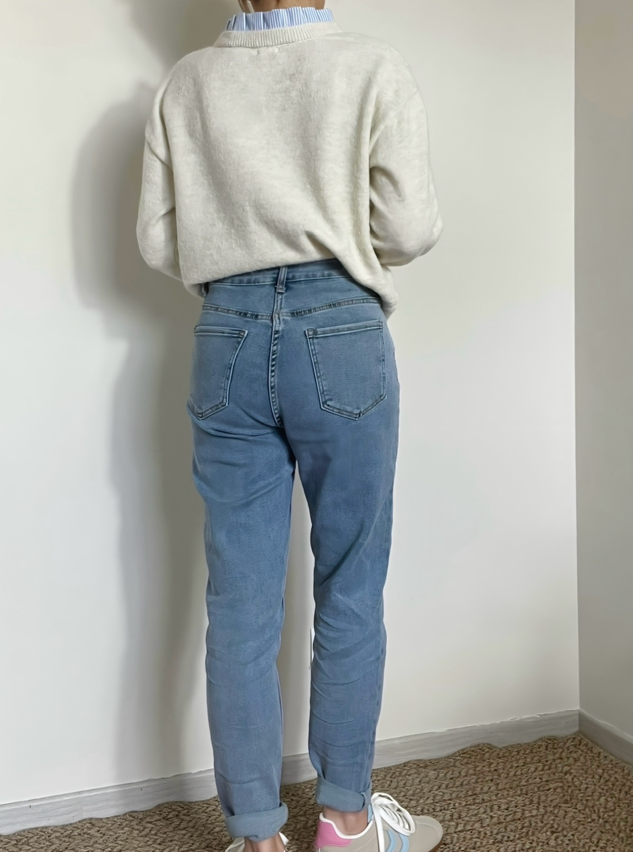 jean femme mom Riley de dos