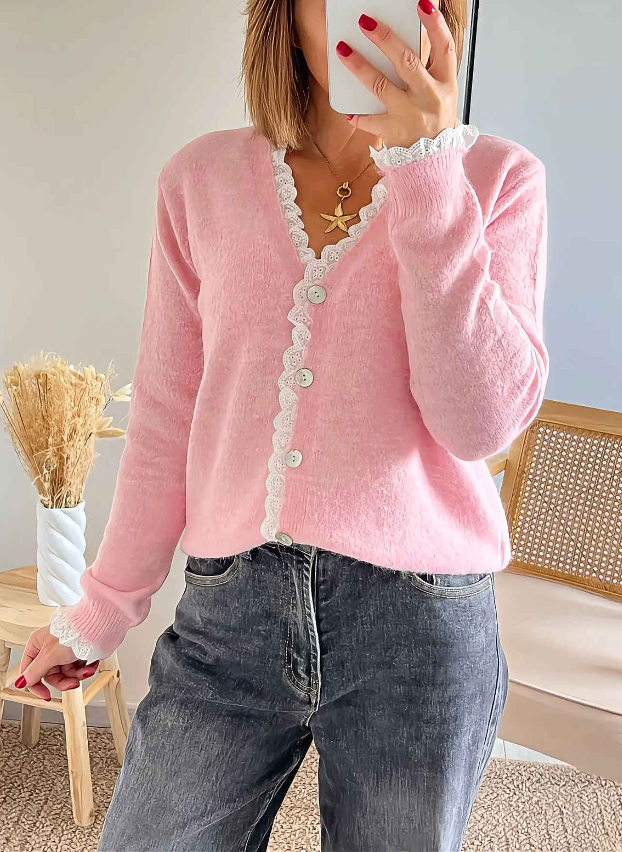 gilet Octave rose avec broderie anglaise
