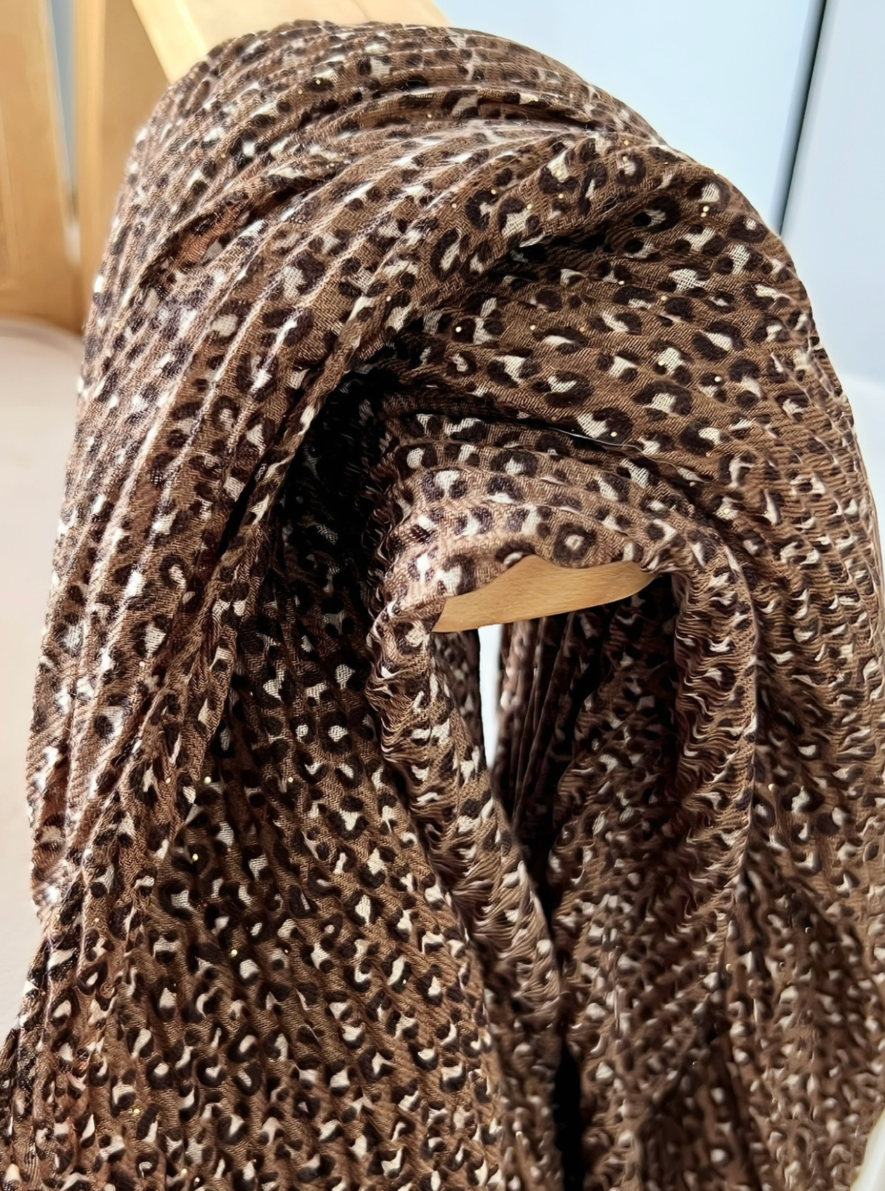 foulard Léo motif léopard marron