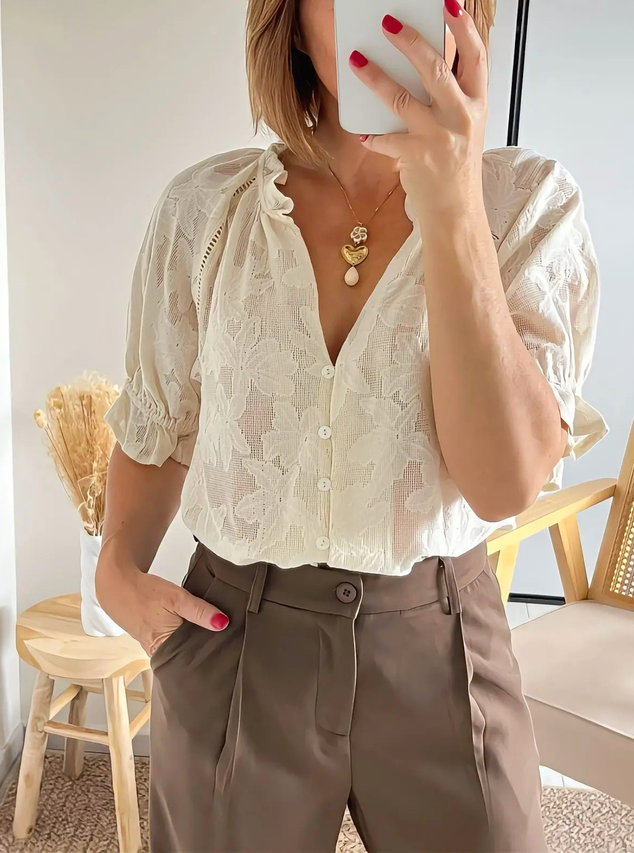 blouse beige Castille en dentelle