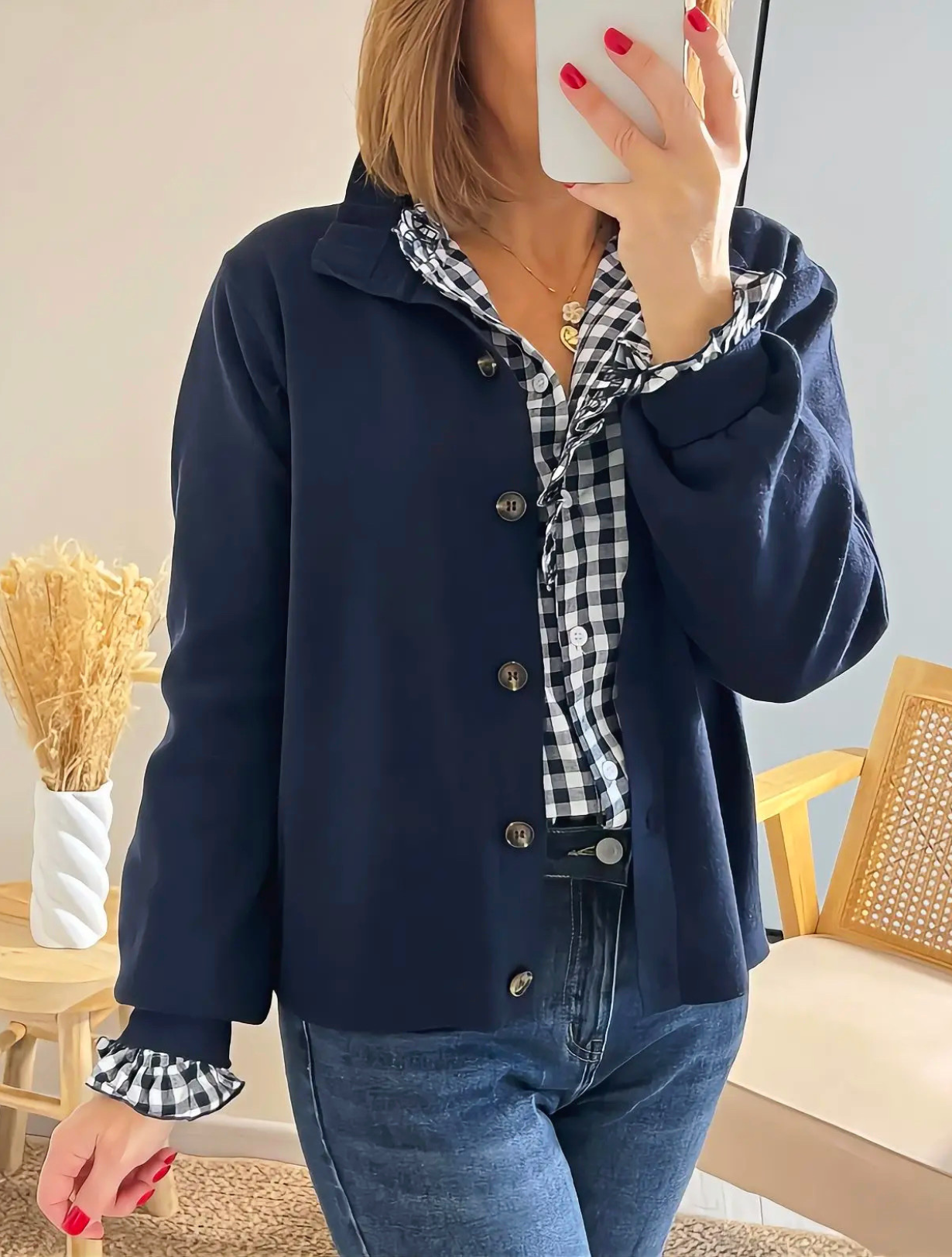 gilet-manolo-marine-avec-chemise-joyce