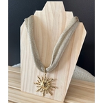 le collier amber -1