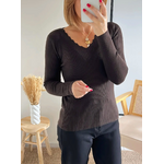pull marron en maille côtelée Mahé