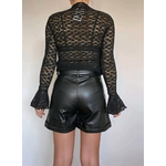 short femme Alex de dos