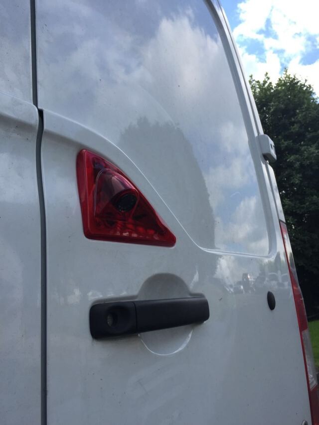 nissannv400