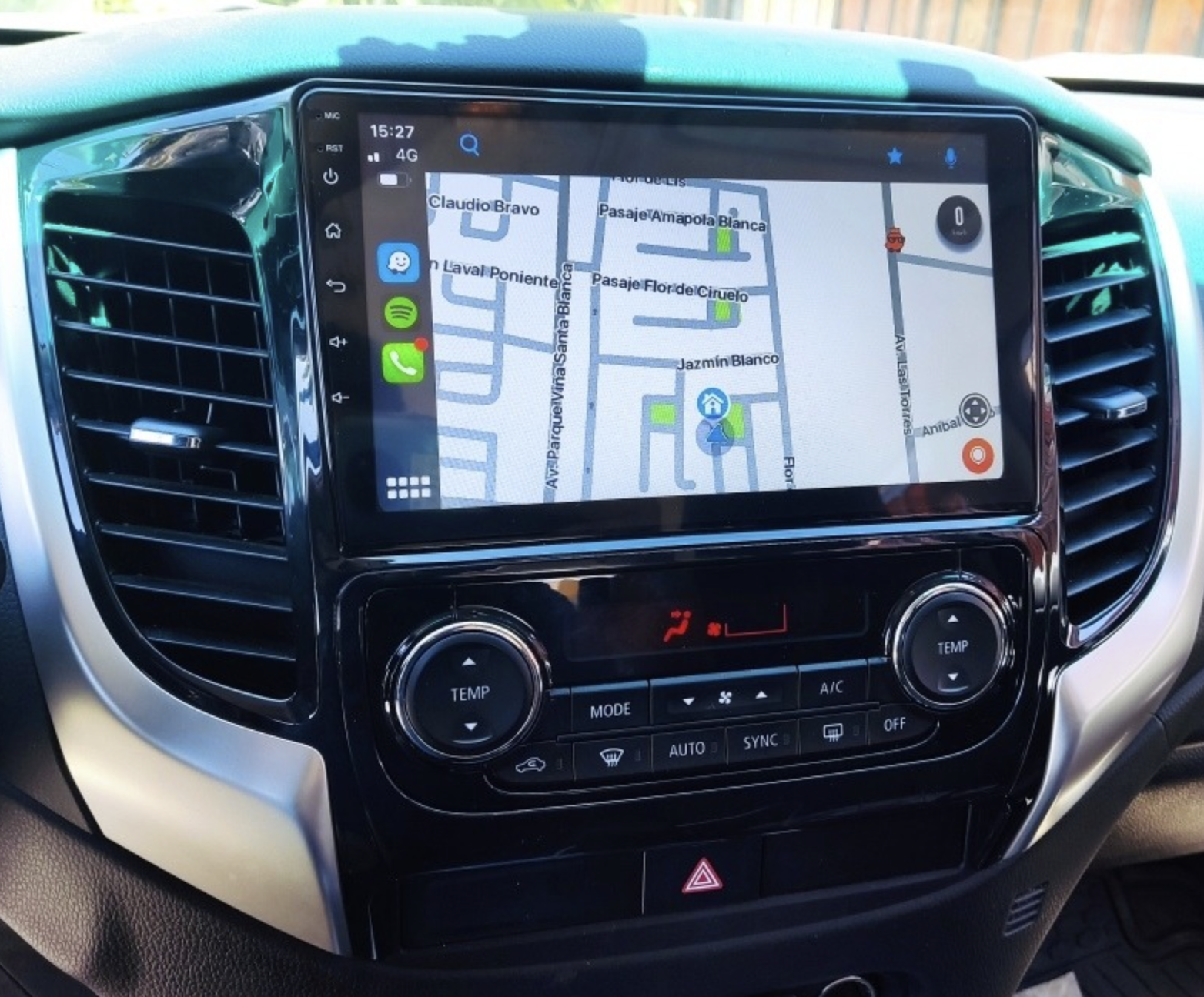 Ecran tactile QLED GPS Android 13.0 + Apple Carplay Mitsubishi L200 de 2015 à 2023