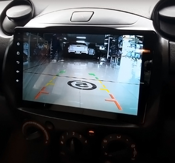 autoradio-multimedia-tactile-gps-mazda2-camera