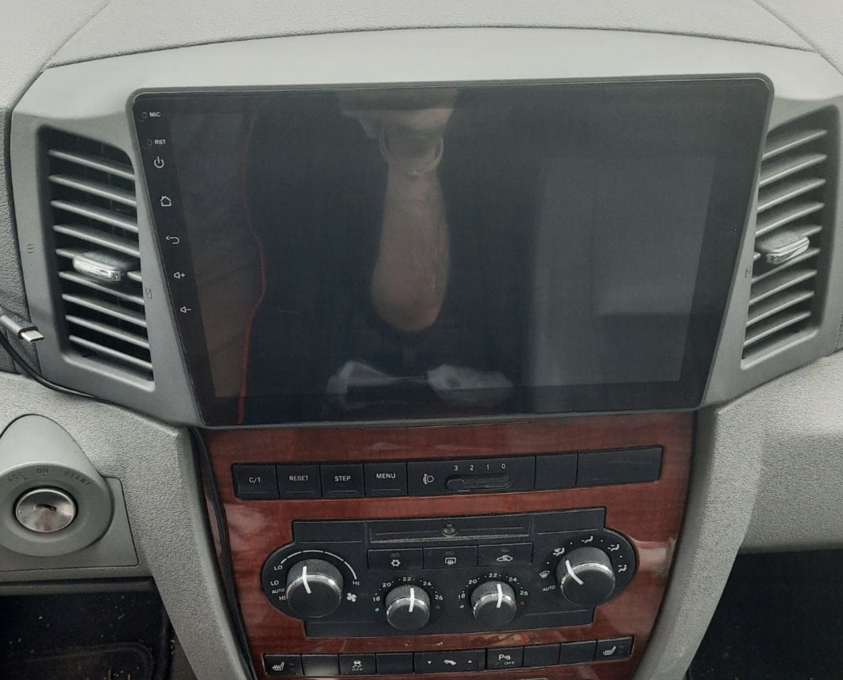 Autoradio CarPlay Android Jeep Grand Cherokee de de 2004 à 2007 - Écran QLED GPS