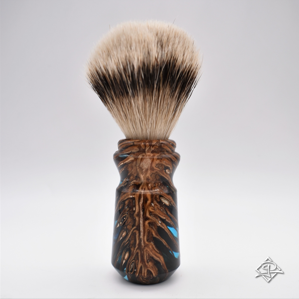 Blaireau en pomme de Pin et résine Epoxy