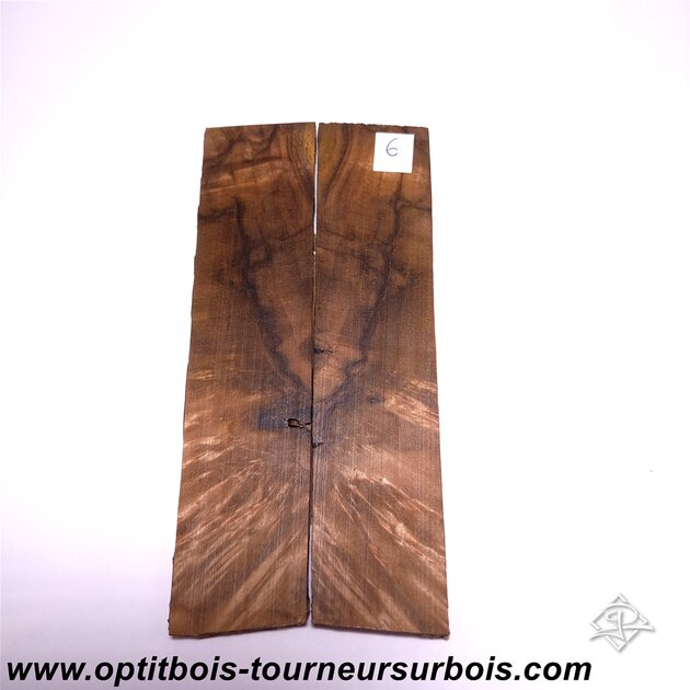 Plaque De Bois Massif De Noyer Italien - Dimensions 340x250x40 Mm - Séchée Au Four - Neuf