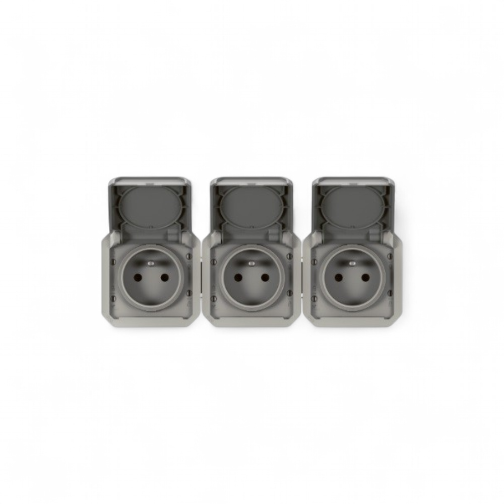 legrand-triple-prise-de-courant-precablee-3x2p-t-horizontale-etanche-plexo-legrand-16a-250v-ip55-3-postes-avec-enjoliveurs-gris-069564l