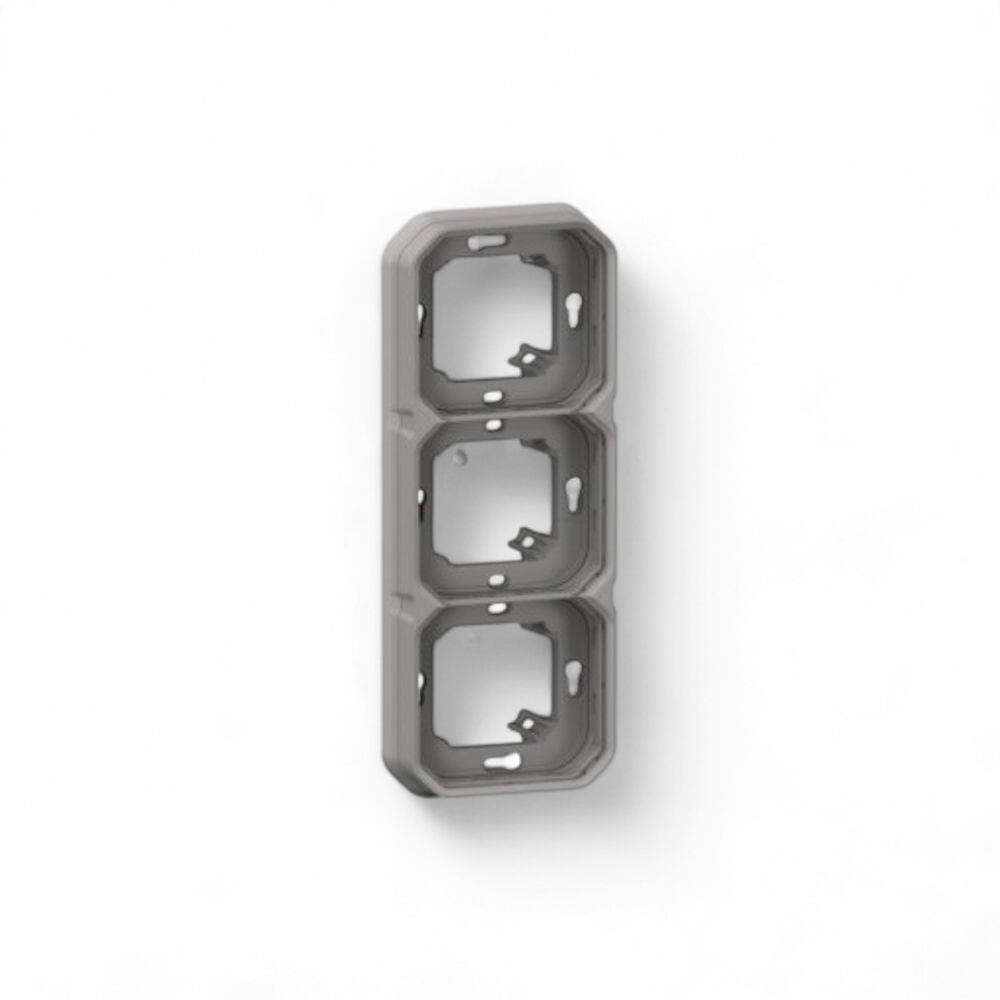 legrand-support-plaque-etanche-pour-montage-encastre-3-postes-plexo-gris-069687l