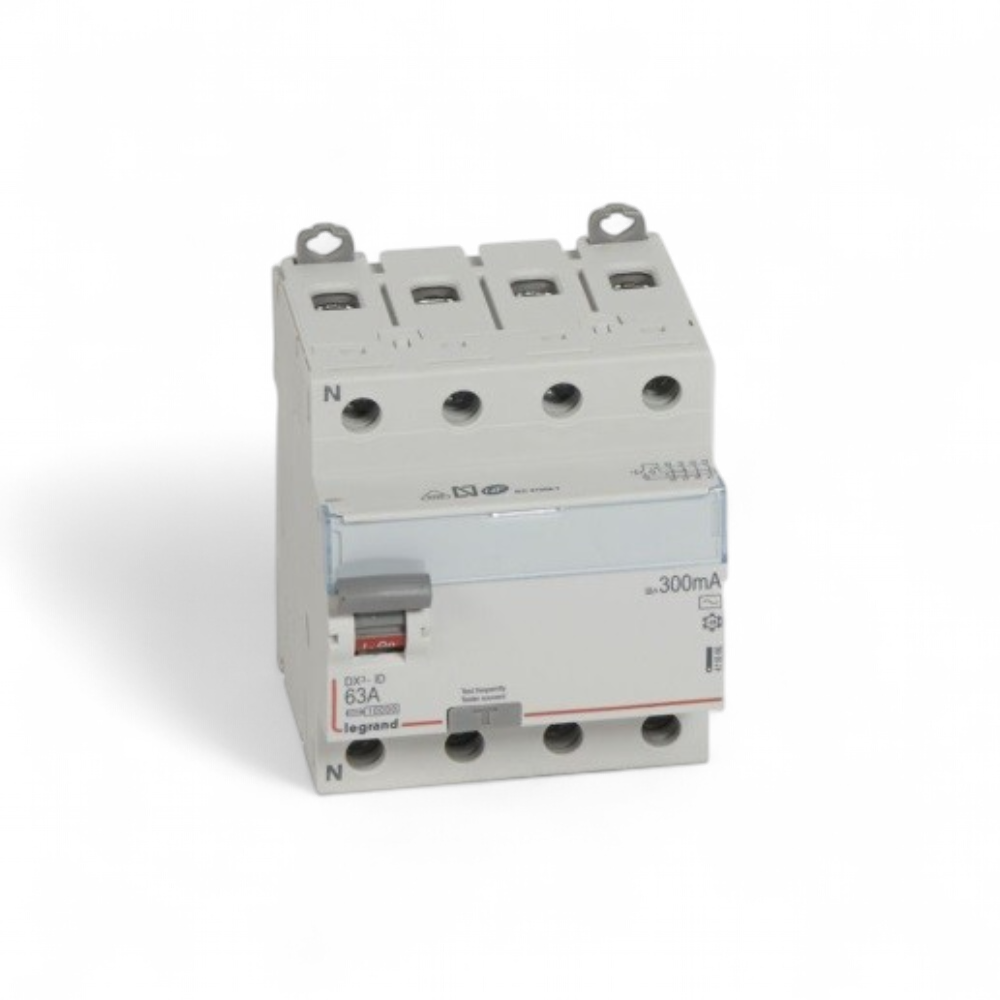 legrand-interrupteur-differentiel-dx3-id-arrivee-haute-et-depart-bas-a-vis-4p-400v-63a-typeac-300ma-4-modules-411666