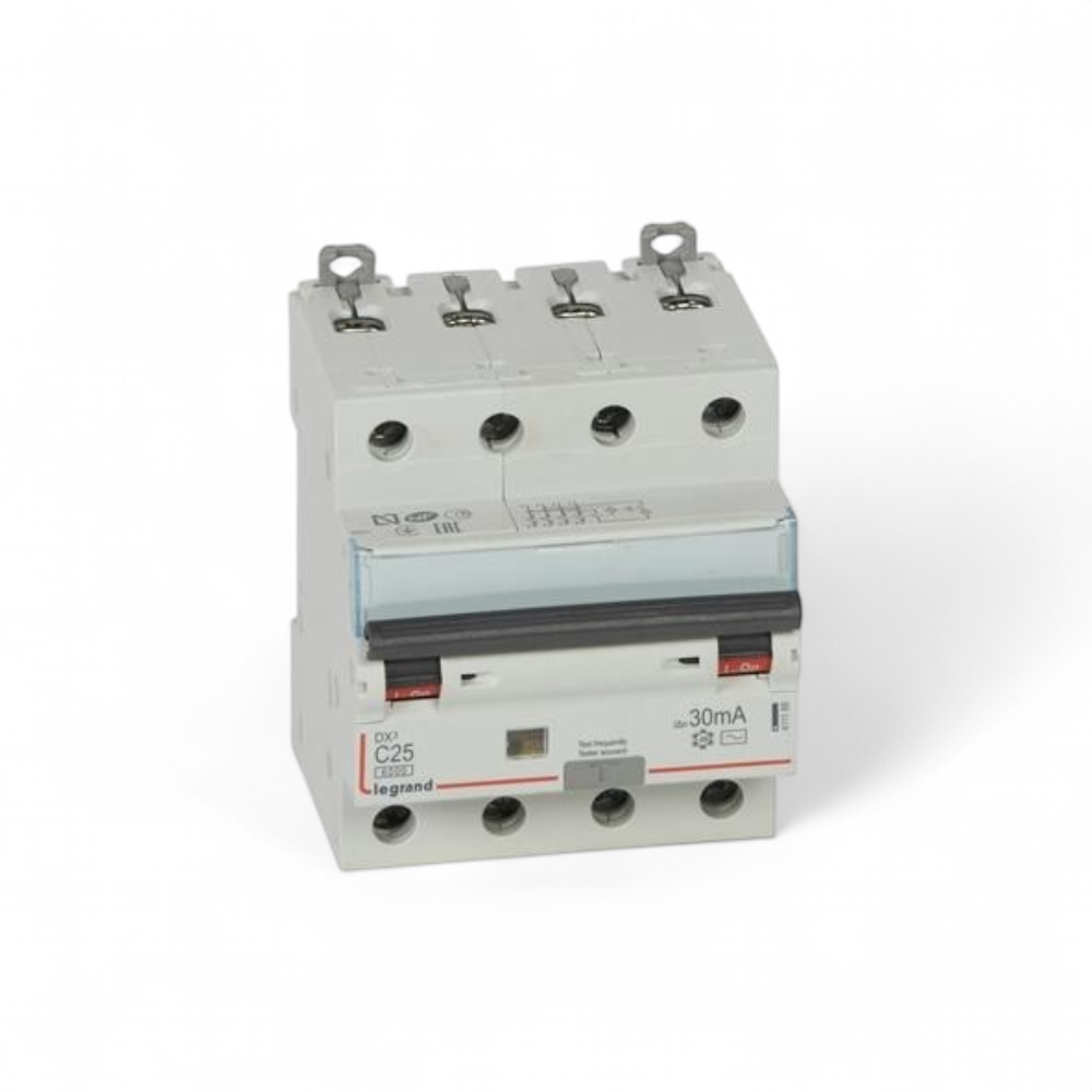 legrand-disjoncteur-differentiel-monobloc-dx36000-10ka-arrivee-haute-et-depart-bas-a-vis-4p-400v-25a-typeac-30ma-411188