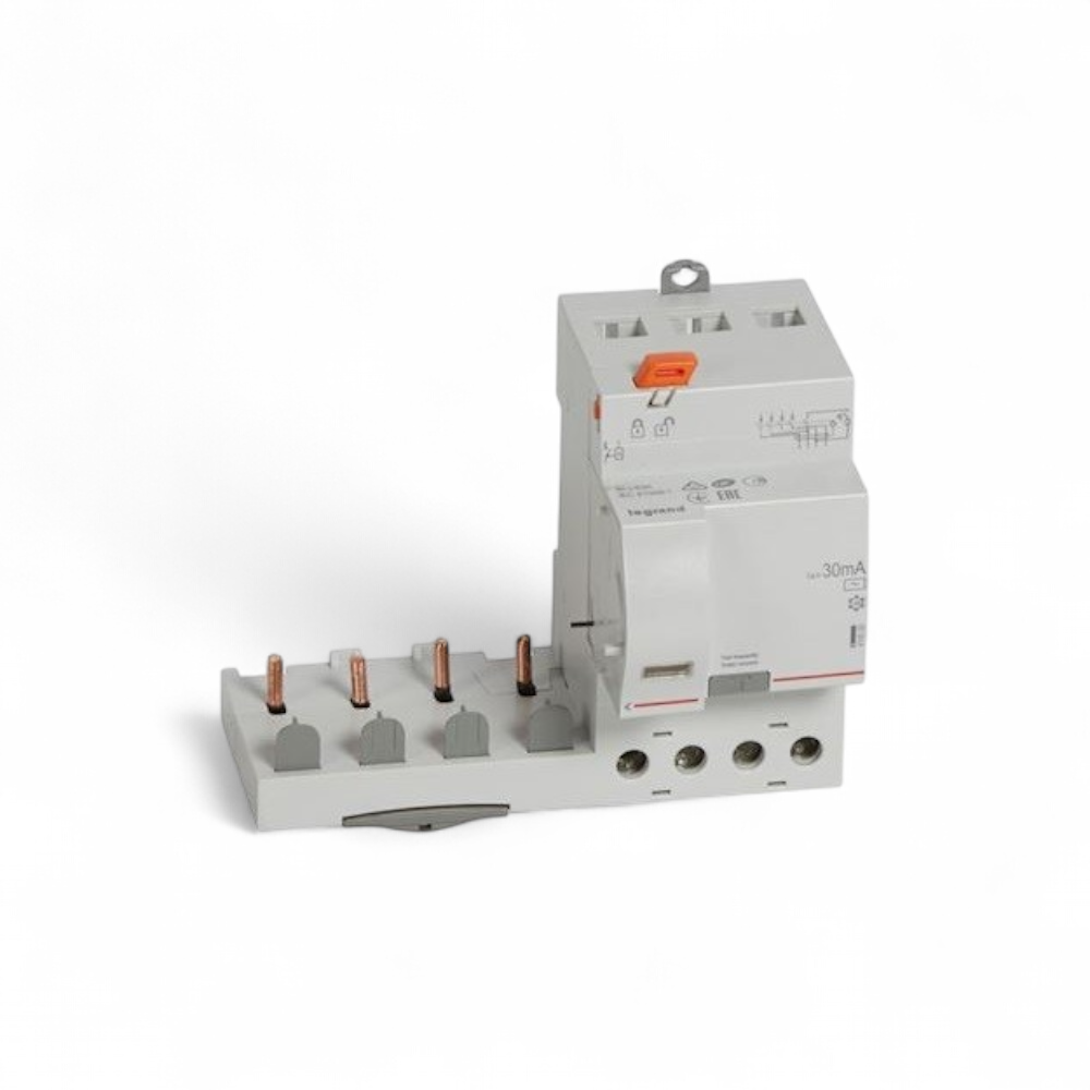 legrand-bloc-differentiel-a-vis-dx3-pour-disjoncteur-1-module-par-pole-4p-400v-63a-typeac-30ma-41050