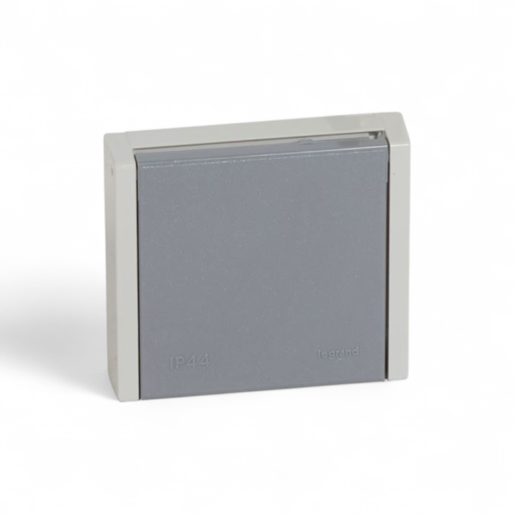 legrand-prise-de-courant-3p-n-t-20a-a-fixer-sur-boite-o67mm-ou-cadre-saillie-plexo-complet-ip44-encastre-gris-ref-055708