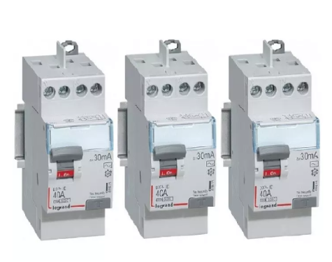 Lot de 3 interrupteurs différentiels 2P 40A 30mA type AC Legrand – Réf. 411638