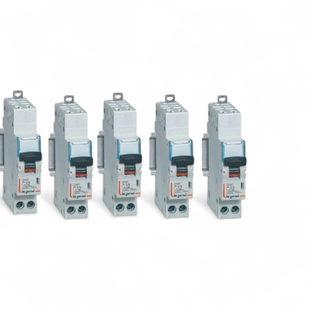 lot-legrand-5-disjoncteurs-32a-bornes-auto-ref-406786