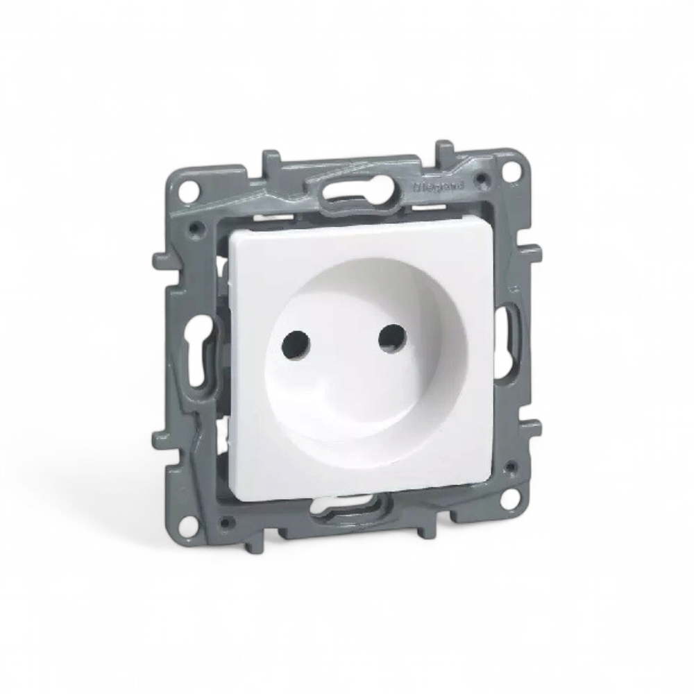 legrand-niloe-prise-2-poles-16-a-664734