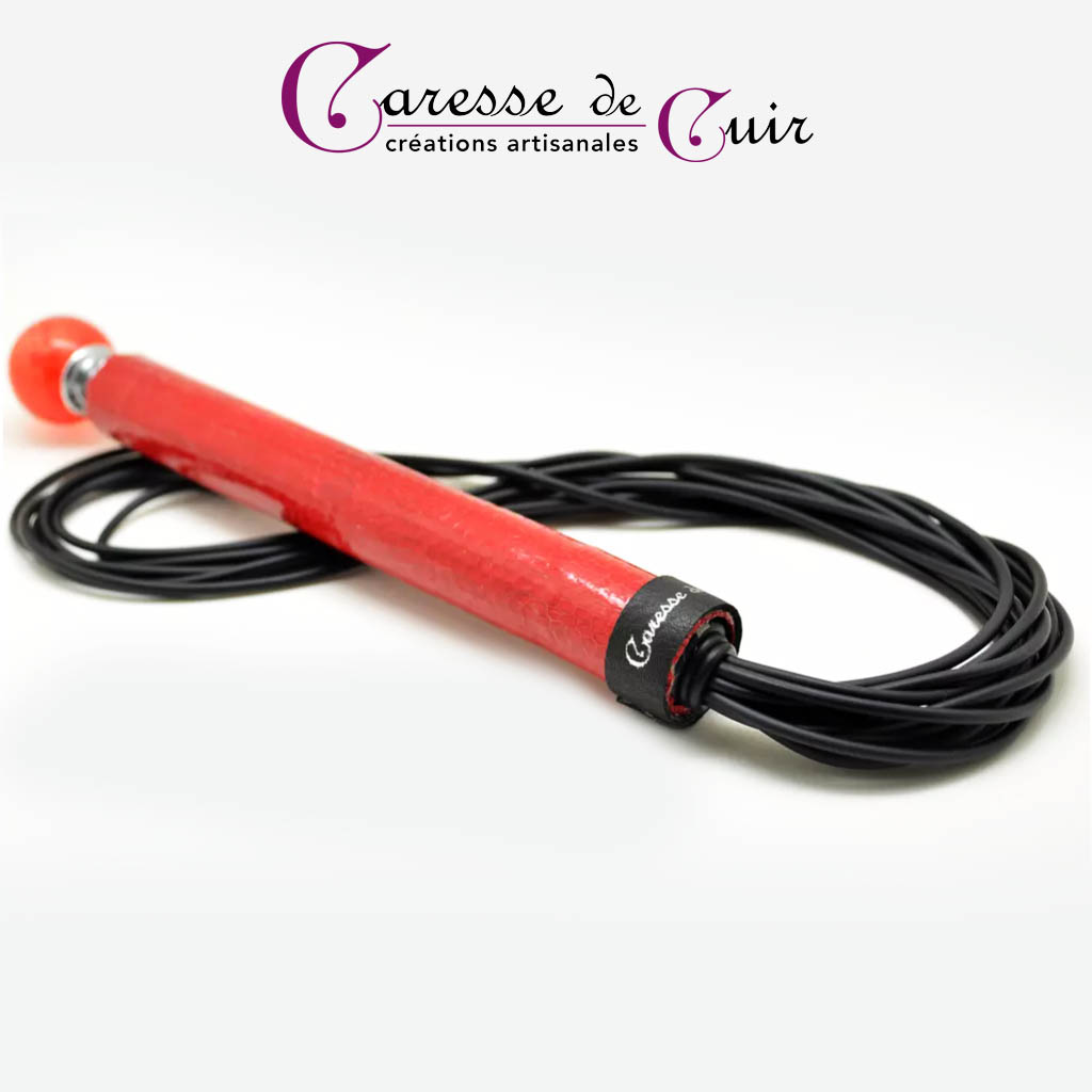 Martinet-latex-rond-peau-serpent-rouge-1