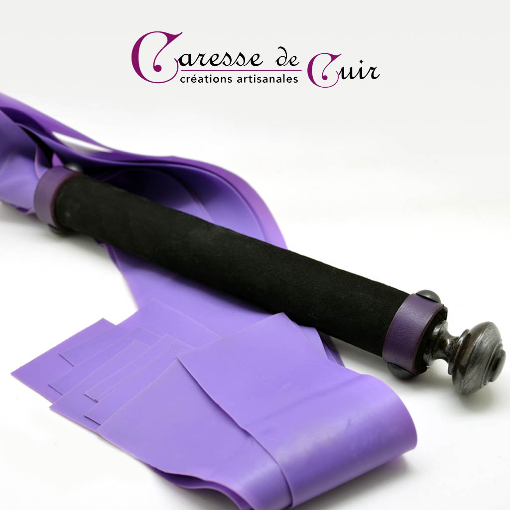 martinet-violet-et-noir-en-cuir-et-latex-4