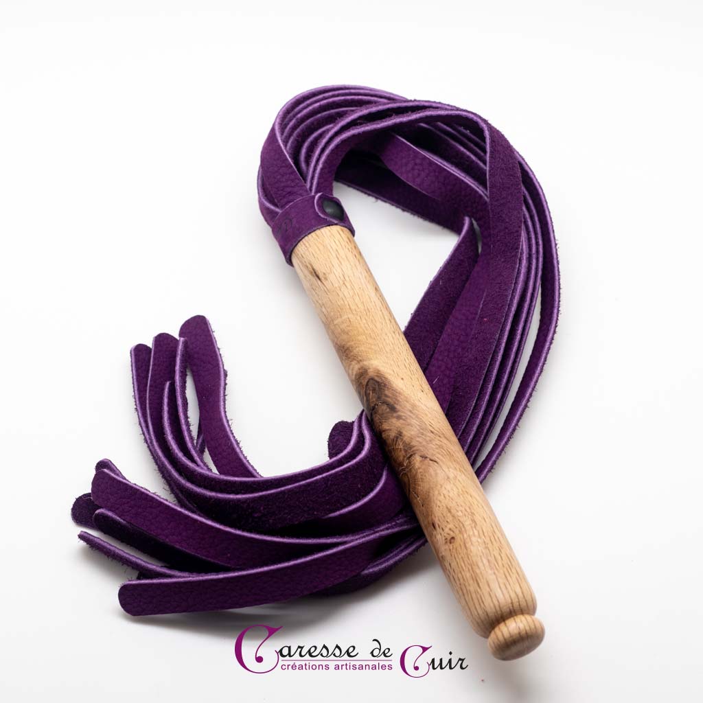 Martinet cuir violet et manche en chêne