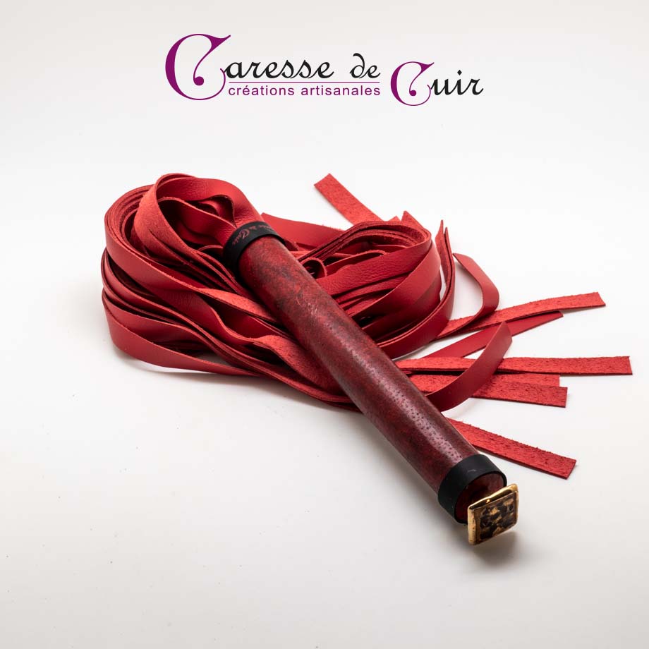 caresse de cuir-martinet-manche-cuir-peau-loup-rouge-4