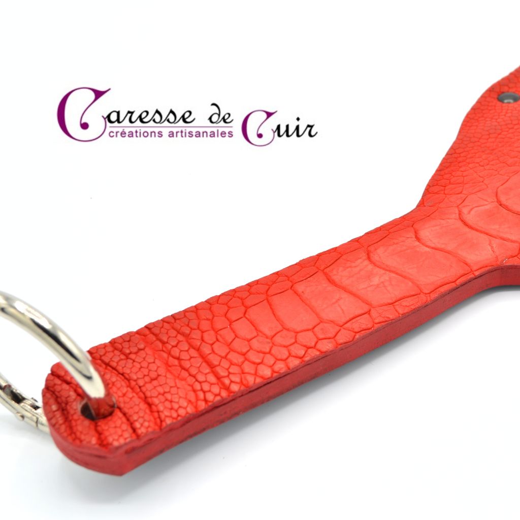 paddle-autruche-rouge-caresse-de-cuir-1