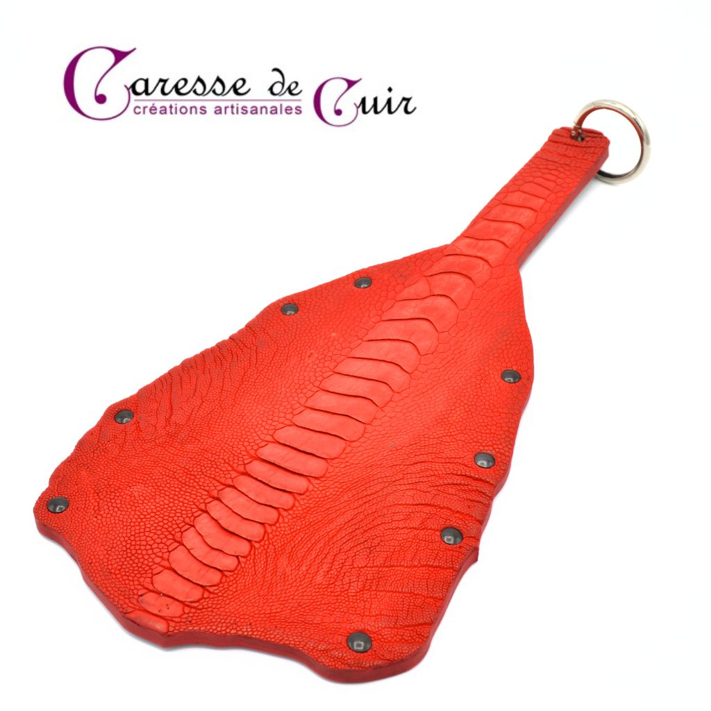 paddle-autruche-rouge-caresse-de-cuir