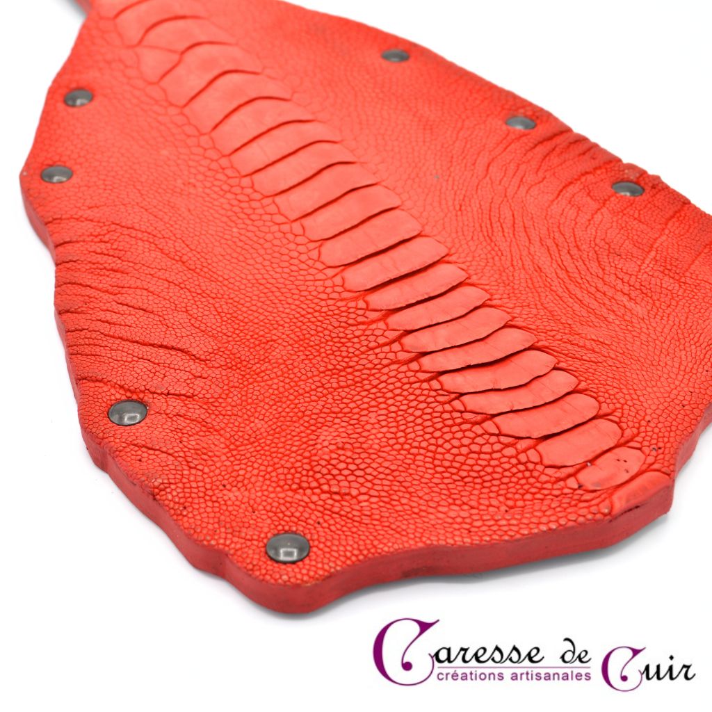 paddle-autruche-rouge-caresse-de-cuir-2