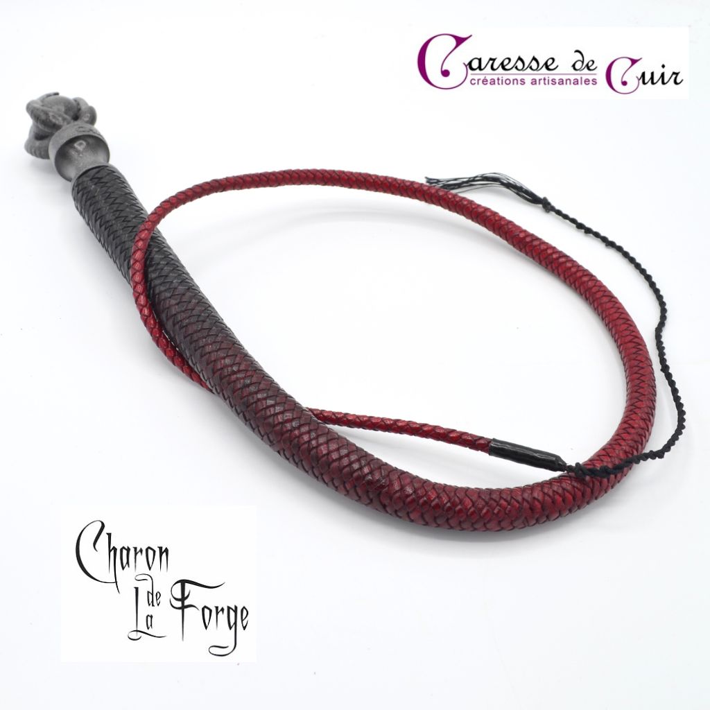 Fouet-Charon-dégradé-noir-rouge