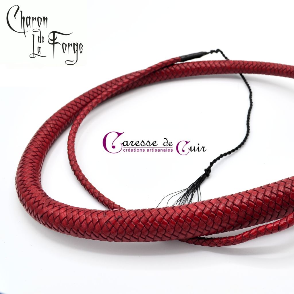 Fouet-Charon-rouge-cube-caressedecuir